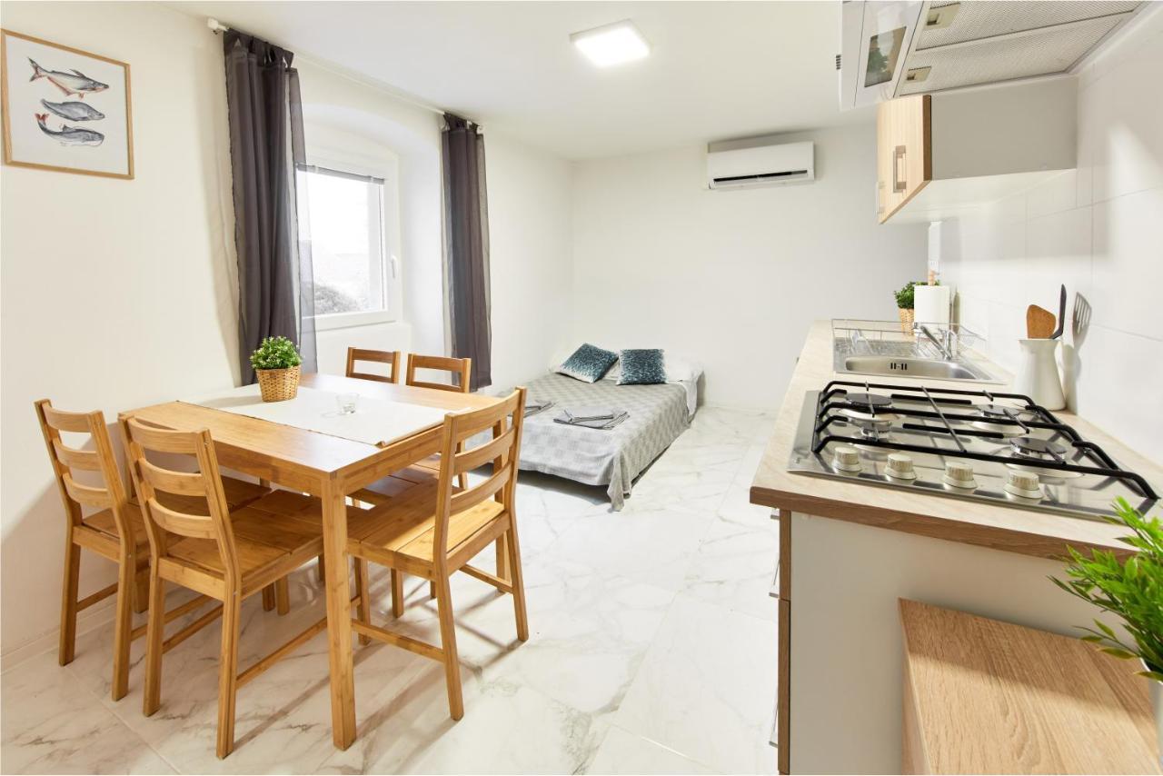 Appartement Kuca Nerezinka à Nerezine Extérieur photo