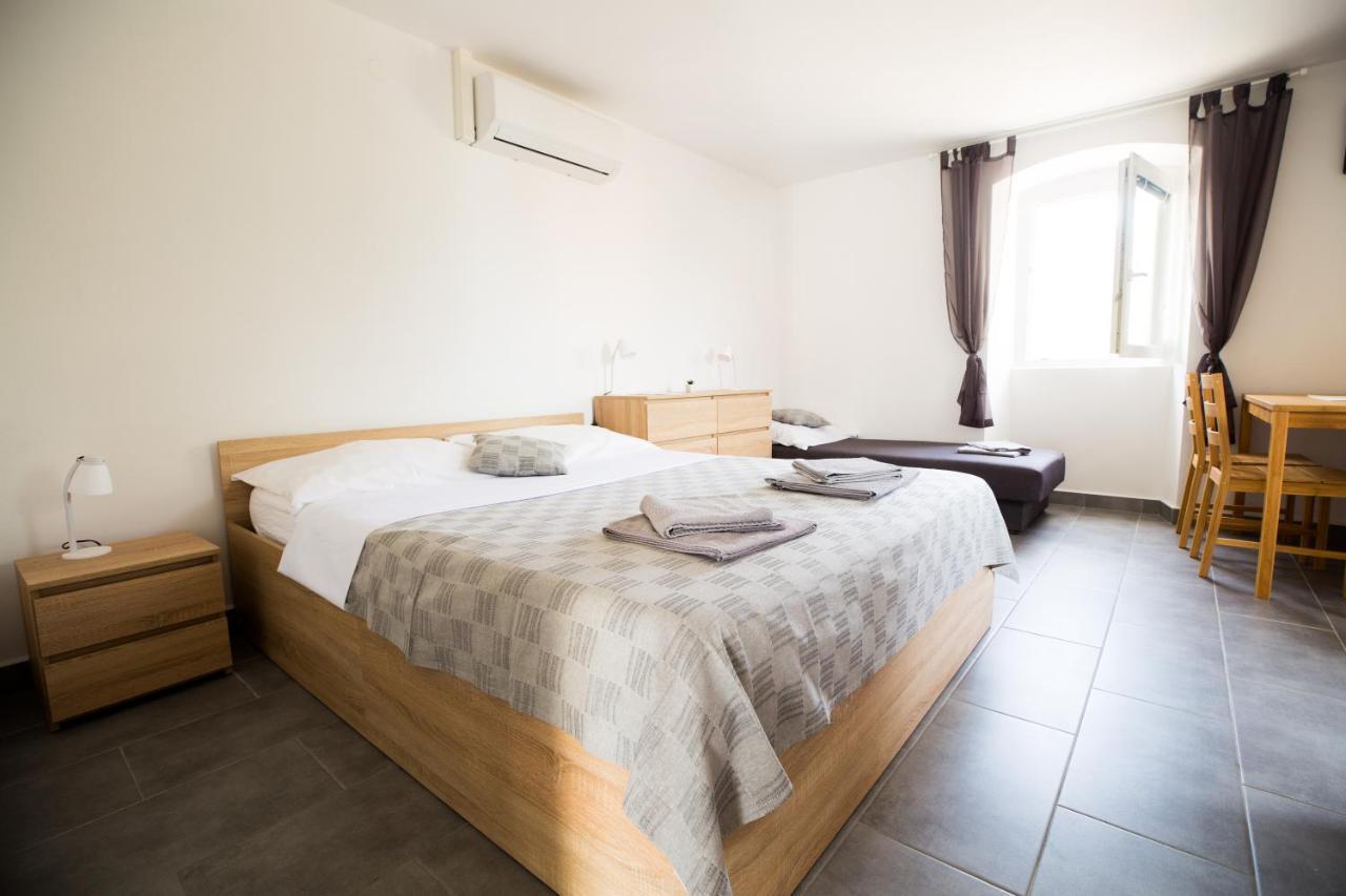 Appartement Kuca Nerezinka à Nerezine Extérieur photo
